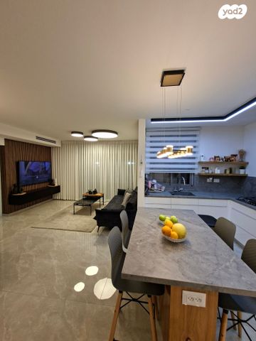 אהובה עוזרי 3