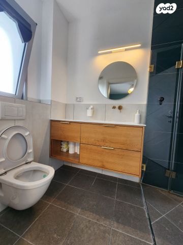 דירה, האנפה 18, החותרים, טירת כרמל