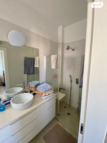 גג/ פנטהאוז, ישראל גלילי 2, קרית אילון, חולון