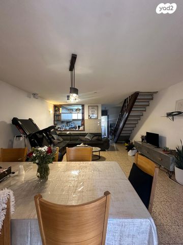 דו משפחתי, דוד אלעזר 40, גני הדר, צפת