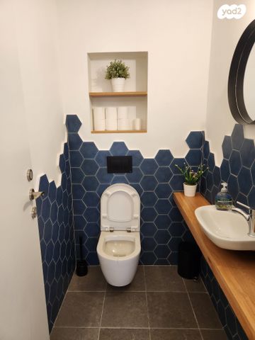 דירה, האנפה 18, החותרים, טירת כרמל