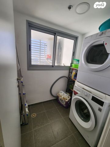 דירה, האנפה 18, החותרים, טירת כרמל