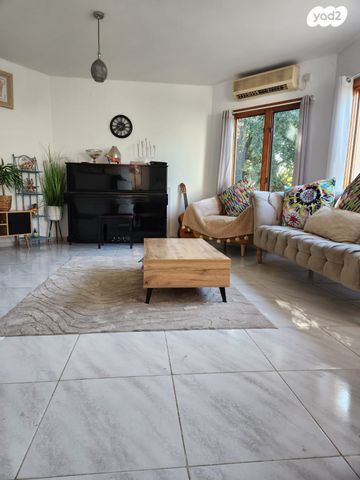 בית פרטי/ קוטג', ערוגות הבושם 1, חלוץ, חלוץ