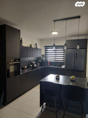 דירה, הרבי מלובאוויטש 4, השחר, דימונה