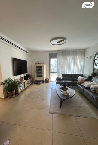 דירה, המרגנית 18, קרית אילון, חולון