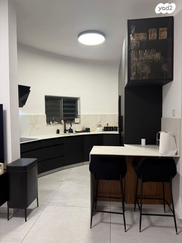 דירת גן, אלון 3, גדרה הצעירה, גדרה