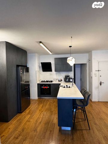 דירה, גאולים 33, קרית אילון, חולון