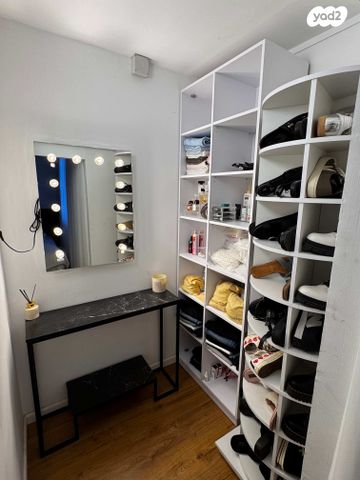 דירה, גאולים 33, קרית אילון, חולון