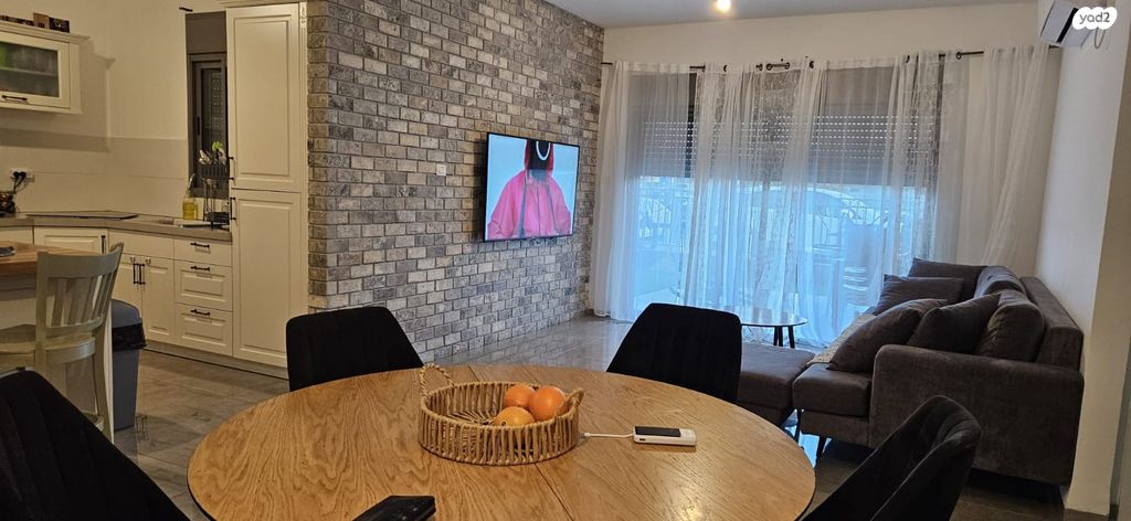 מעפילי אגוז 1