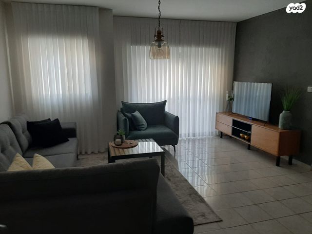 דירת גן, נווה רבין 2, שלומית, שלומי