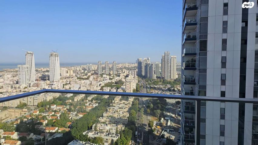 דרך מנחם בגין 144