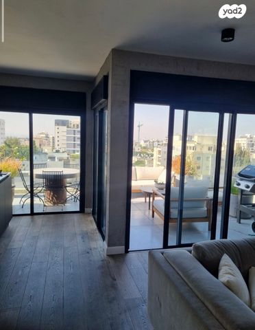 גג/ פנטהאוז, חד נס 29, נגבה, רמת גן