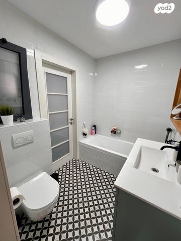 דירה, שדרות רפאל סויסה 24, בר לב, מזכרת בתיה