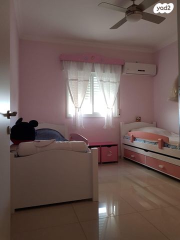 דירה, הגדוד העברי 4, שיכון עובדים, טבריה