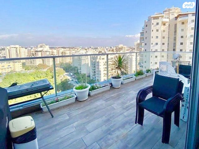 גג/ פנטהאוז, ישראל גלילי 2, קרית אילון, חולון