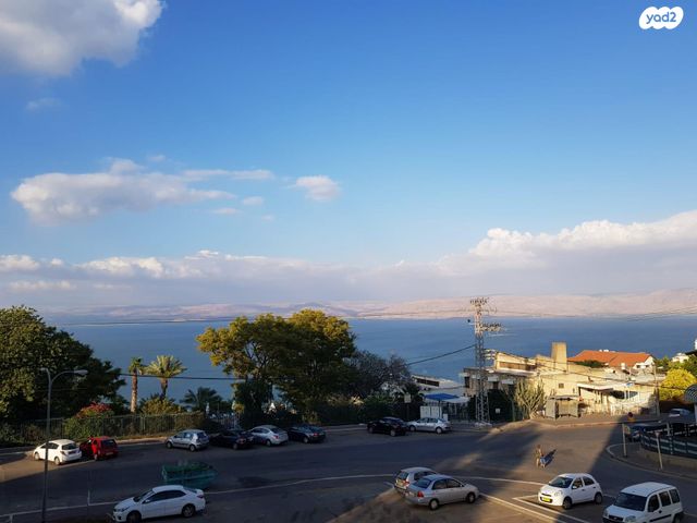 דירה, הגדוד העברי 4, שיכון עובדים, טבריה