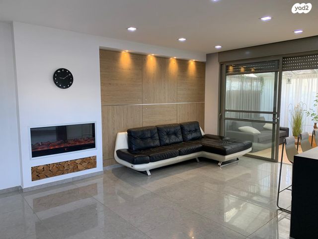 בית פרטי/ קוטג', נעמי שמר 1, אירוס, ירוחם