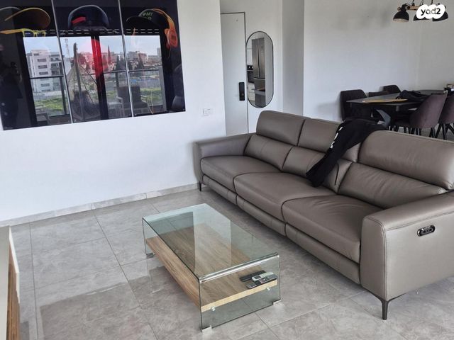 דירה, הצנחנים 1, אריק שרון, נהריה