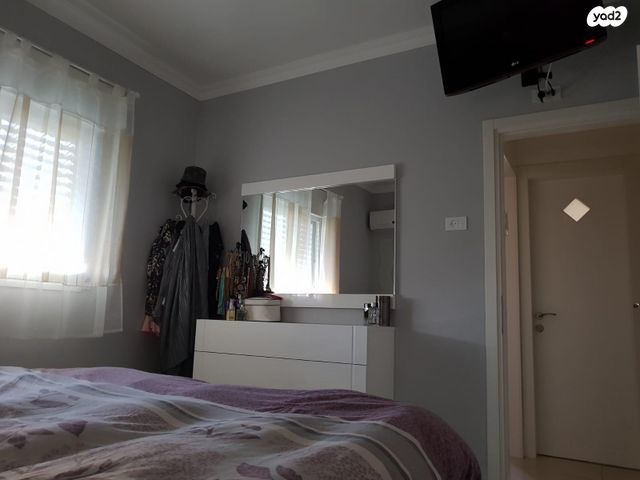 דירה, הגדוד העברי 4, שיכון עובדים, טבריה