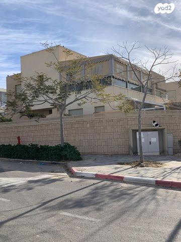 בית פרטי/ קוטג', נעמי שמר 1, אירוס, ירוחם