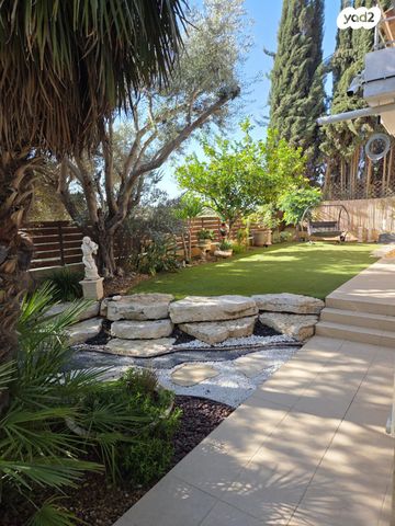 דו משפחתי, צבי ארקין 30, גבעת העיריות, גדרה