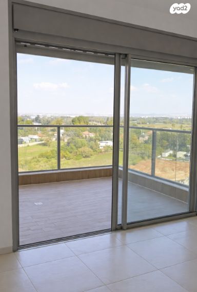 לאה גולדברג 10