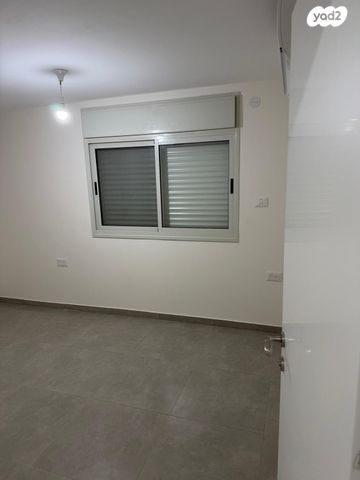 דירת גן, הגדוד העברי 73, רמב"ם, ראשון לציון