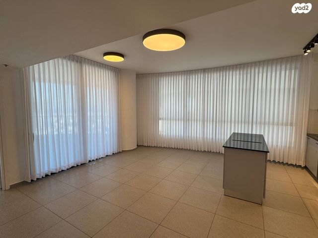 דירה, דרך מנחם בגין 158, מונטיפיורי, הרכבת, תל אביב יפו