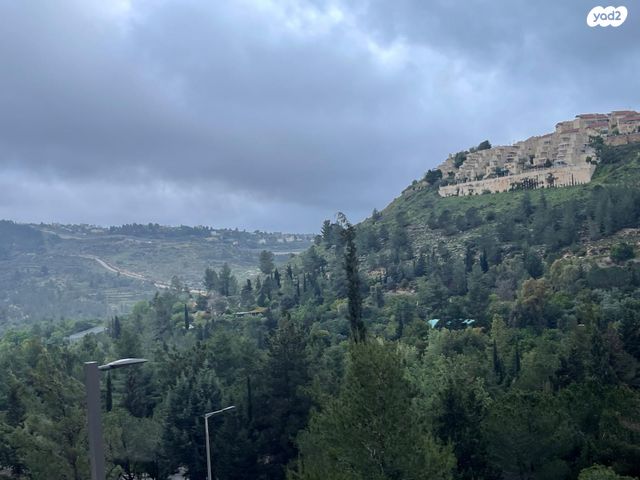 אדמונד סחייק 17