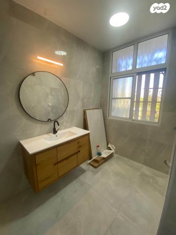 דירה, האצ"ל 18, שיכון ד', קרית שמונה