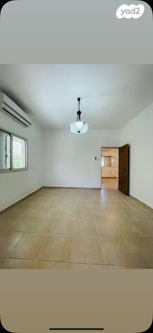 חכמי אתונה 57