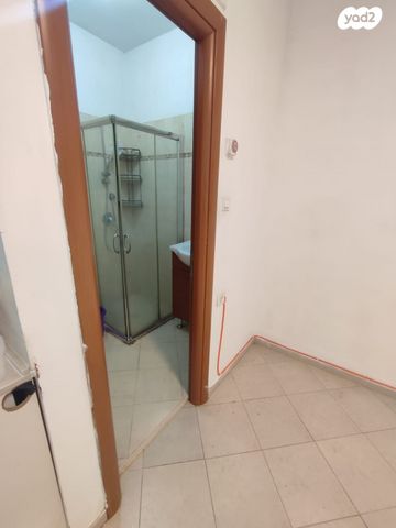 דירה, אשר לוין 3, רמב"ם, ראשון לציון