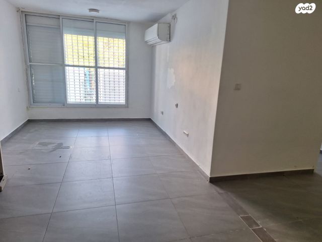 רחבעם זאבי 25