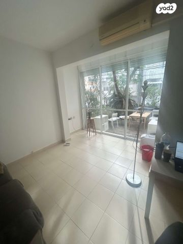 דירת גן, הצנחנים 2, גבעת הרמבם, גבעתיים