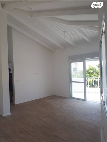 יחידת דיור, ענבר 42, נעלה, נעלה