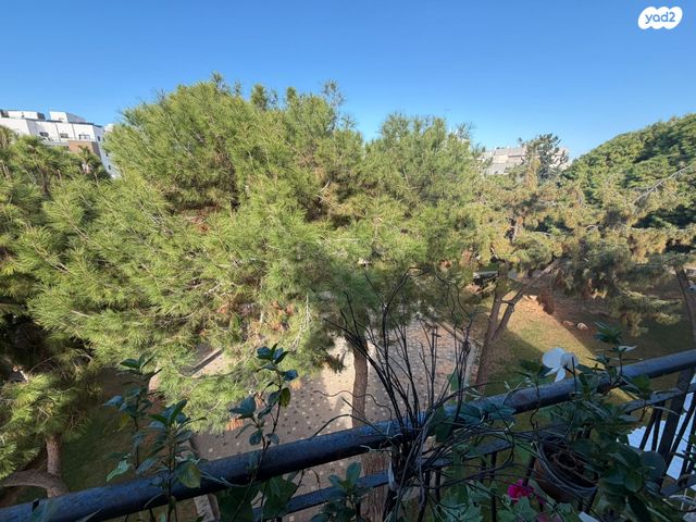 דירה, מנדלי מוכר ספרים 7, לב העיר, בת ים