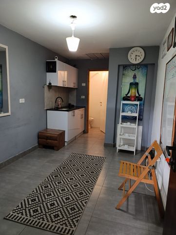 יחידת דיור, העבודה 13, ג'סי כהן, חולון