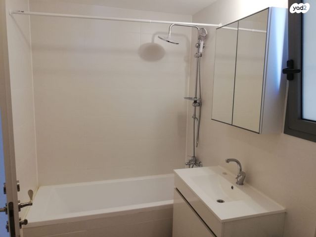 דירה, לאה גולדברג 10, חתני פרס ישראל, באר יעקב