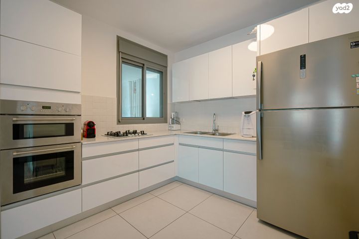 דירה, לוטם 33, הפרחים, חריש