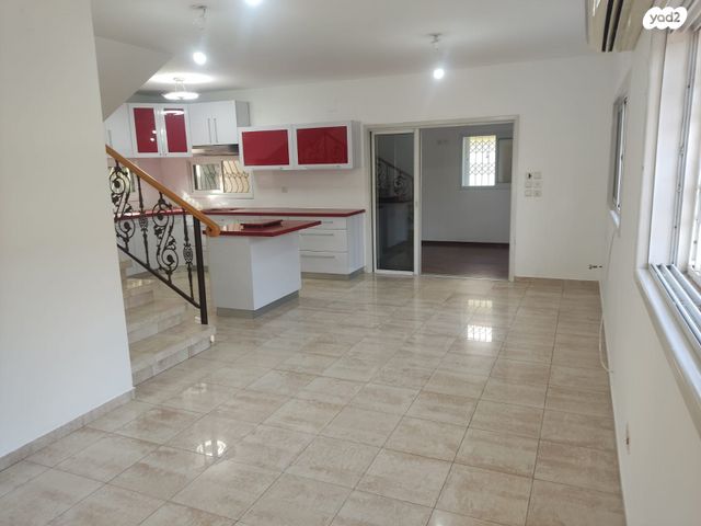 בית פרטי/ קוטג', שדרות מרדכי בן פורת 29, הראשונים, אור יהודה