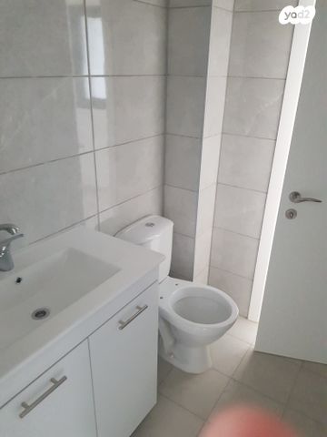 דירה, שרה אהרונסון 12, מורשת, מודיעין מכבים רעות