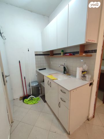 דירה, אשר לוין 3, רמב"ם, ראשון לציון