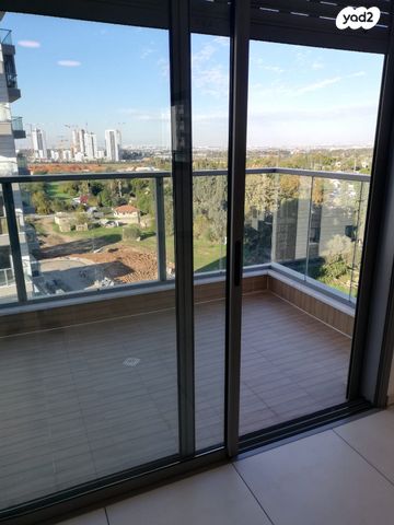 דירה, לאה גולדברג 10, חתני פרס ישראל, באר יעקב