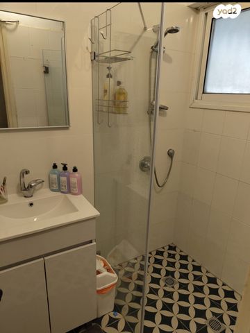 ג'ורג' אליוט 14