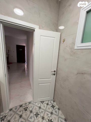 דירה, לוטם 3, שאר העיר, קרית עקרון