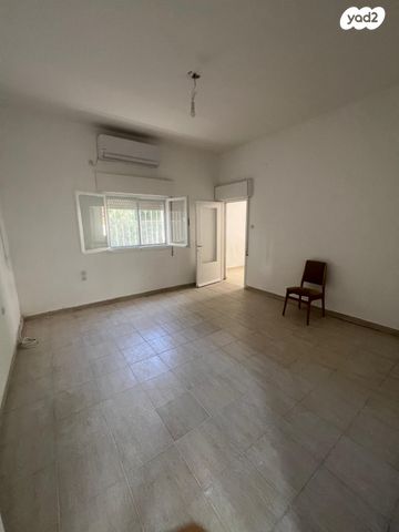 דירה, דרך הים 68, כרמל מערבי, חיפה