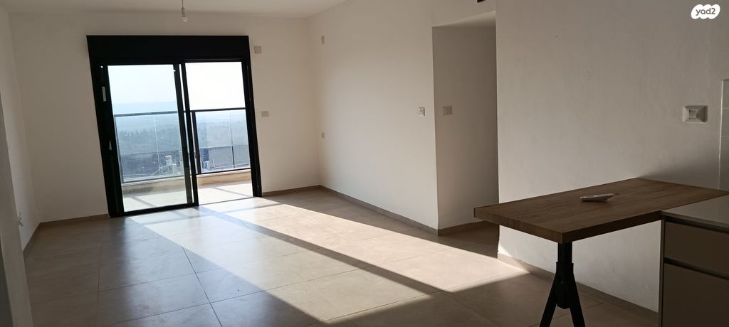 גג/ פנטהאוז, אחד העם 4, שאר העיר, מגדל העמק