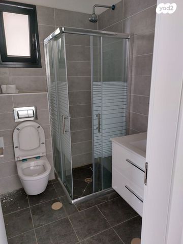 דירה, נרקיס 16, הפרחים, חריש