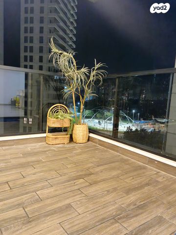 דירה, יונה וולך 14, גרין פארק החדשה, הוד השרון