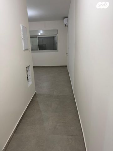 דירת גן, הגדוד העברי 73, רמב"ם, ראשון לציון